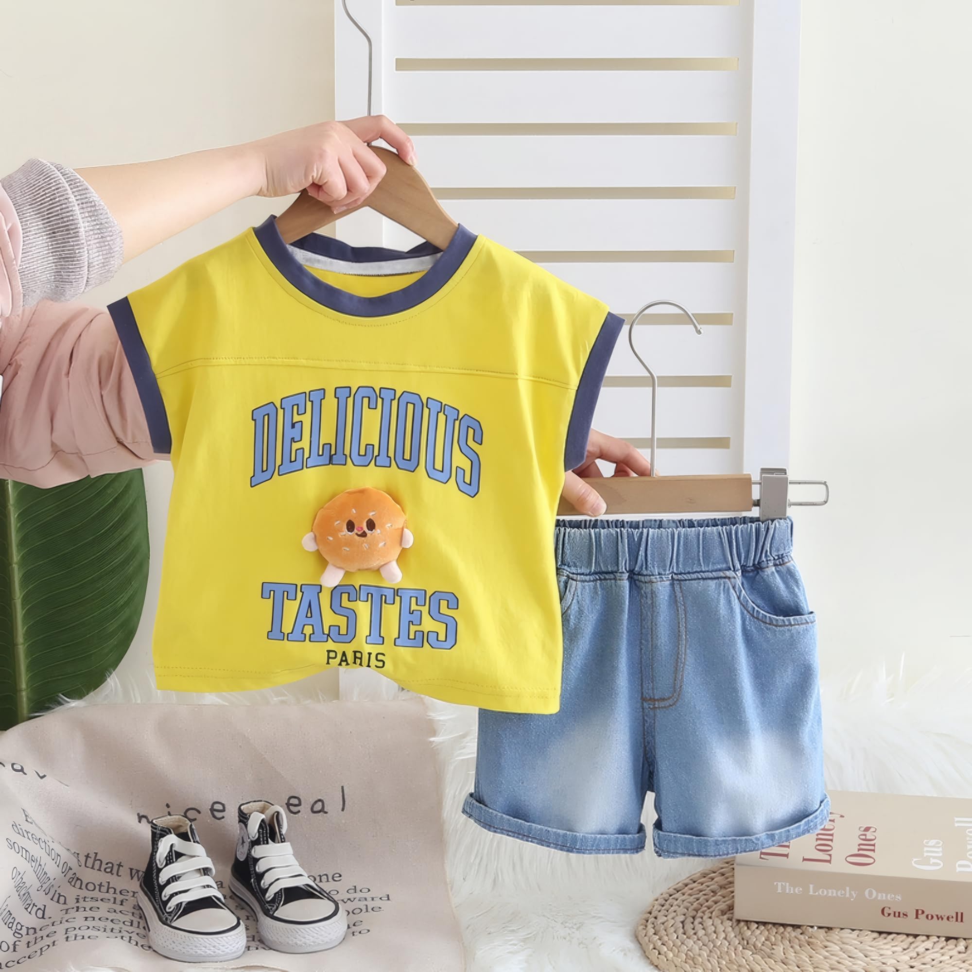 AMIONE Cotton Letter Hamburger Burger Delicious Design Short Sleeve Tshirt and Shorts Clothing Coord Set for Baby Boys & Girls