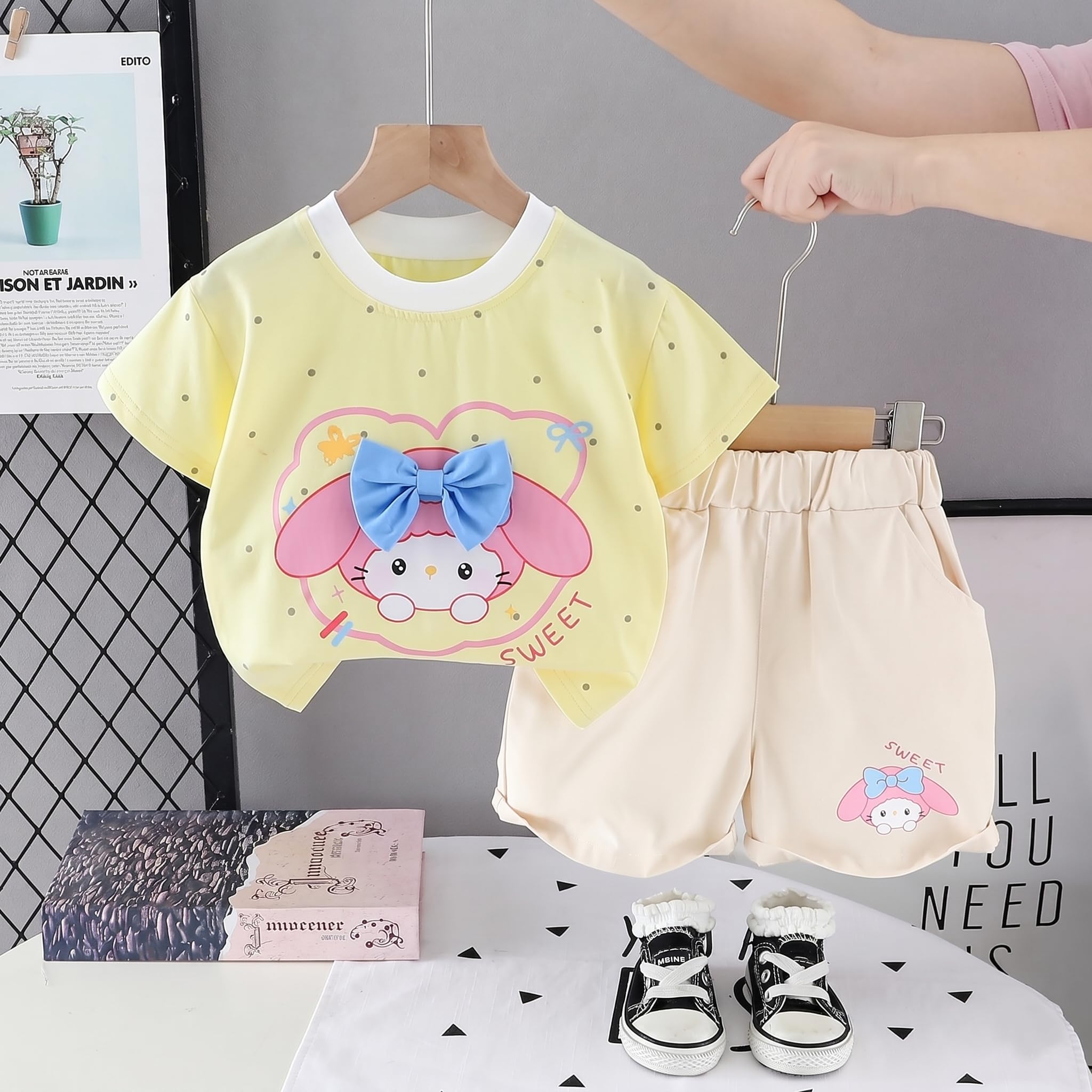 AMIONE Cotton Sweet Bow Design Yellow Color Short Sleeve Tshirt and Shorts Clothing Coord Set for Baby Girls